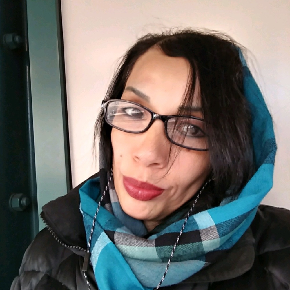 Meet your Posher, Loida